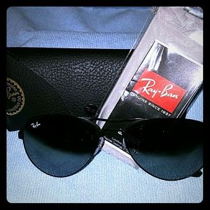 Genuine Ray-Ban Aviator sunglasses new in case