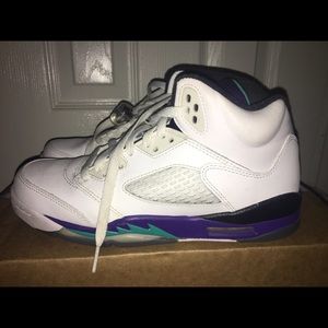 Air Jordan purple retro 5/ grapes
