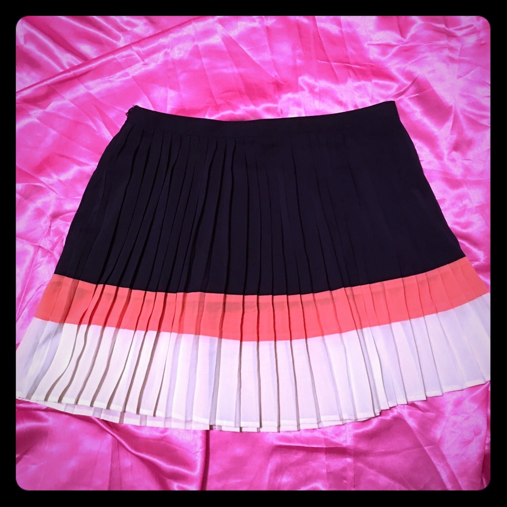 Pleated mini skirt