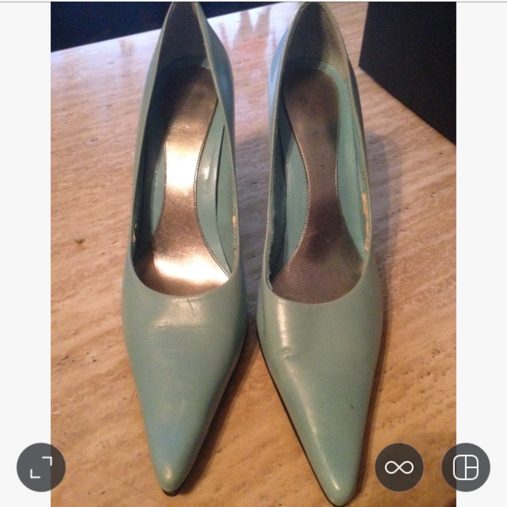 Nine West pointed toe heel