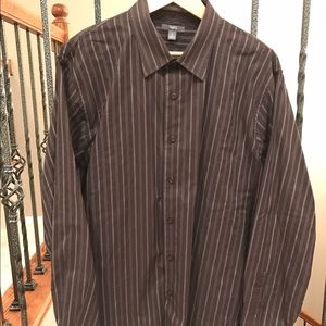 Apt 9 buttons up shirt. XL