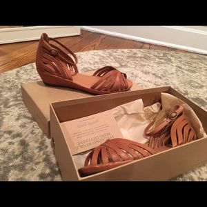 gentle souls leah sandal