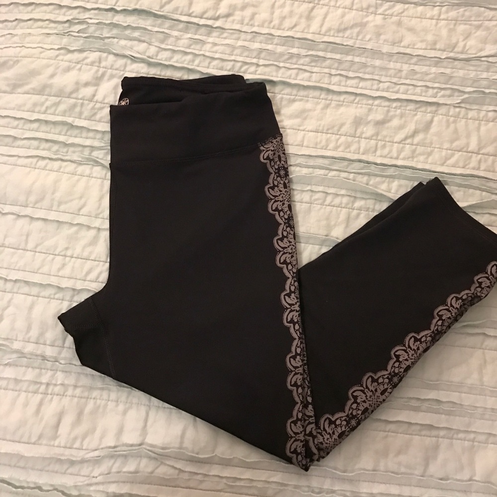Black yoga pants