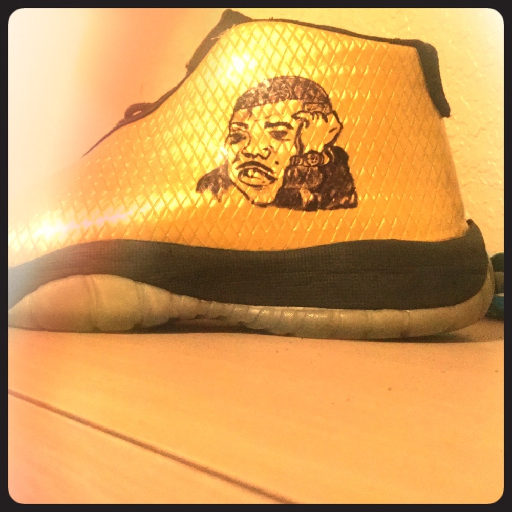 Jordan Gold Future Customs