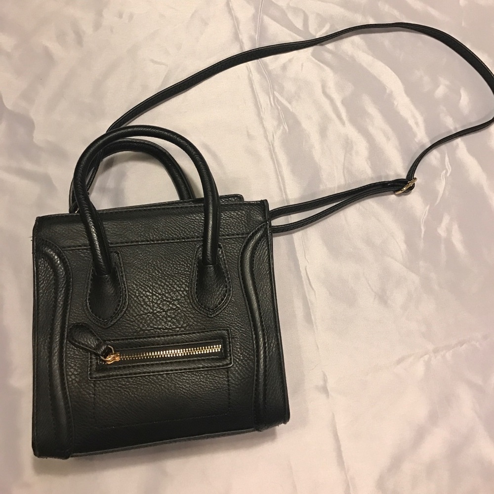 Small boxy crossbody