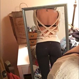 Mid-Sleeve strappy back sweater