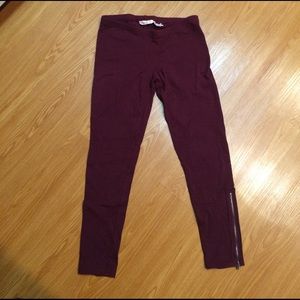 5/$20 🌻 Burgundy leggings