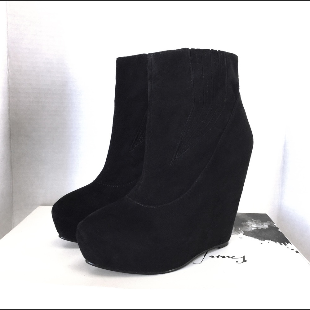 ELIZABETH & JAMES Blk Platform Wedge Booties w/box