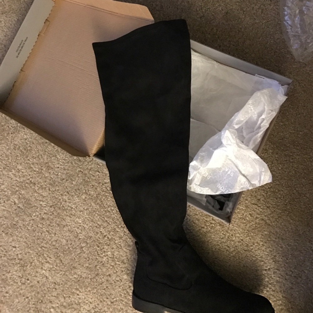 Reaction Kenneth Cole over the knee boots