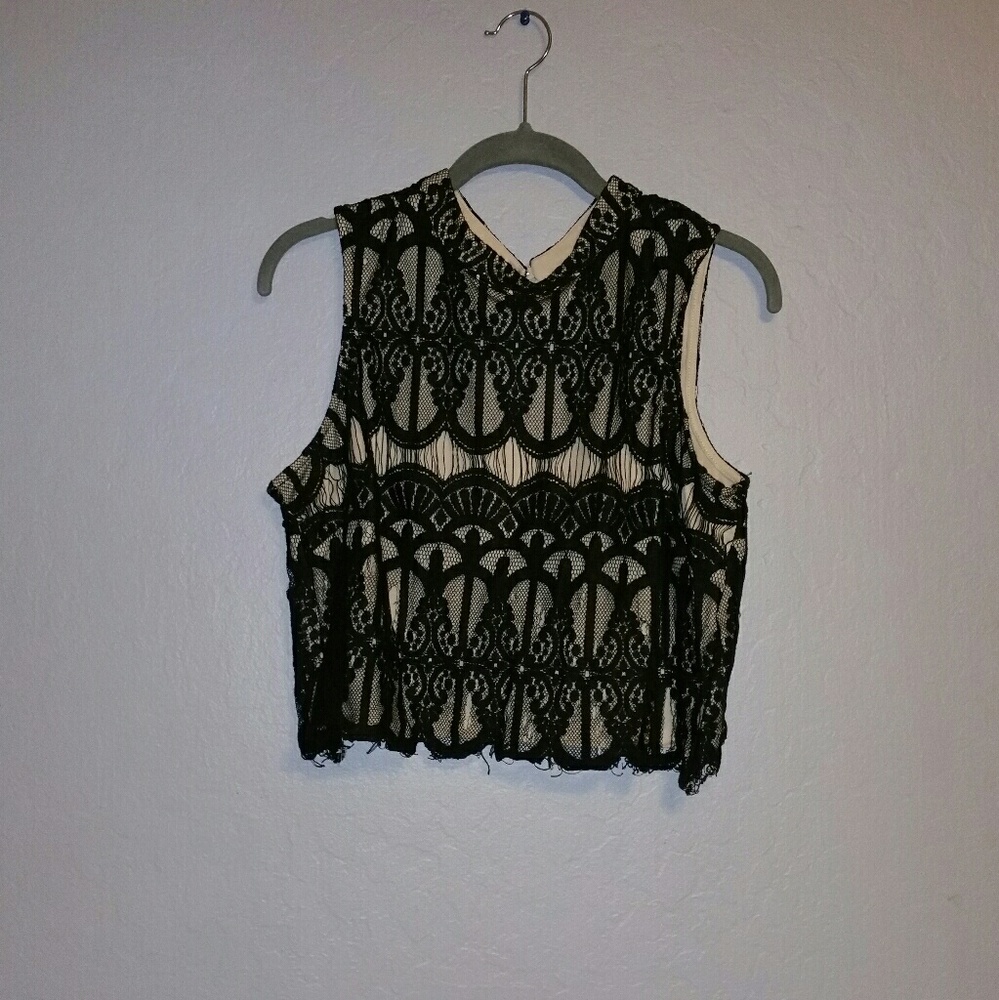 Creamy black crop top