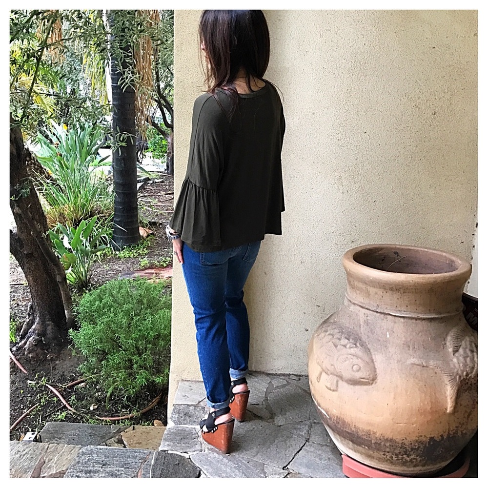 Olive green bell sleeve top - Picture 6 of 6