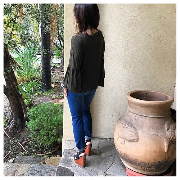 Olive green bell sleeve top - Picture 6 of 6