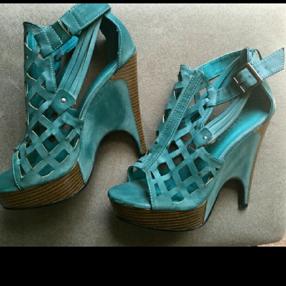Cute Teal Sandals***SOLD***