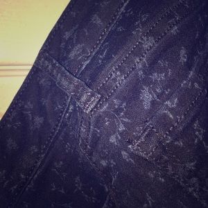 Subtle blue flower print jeggings