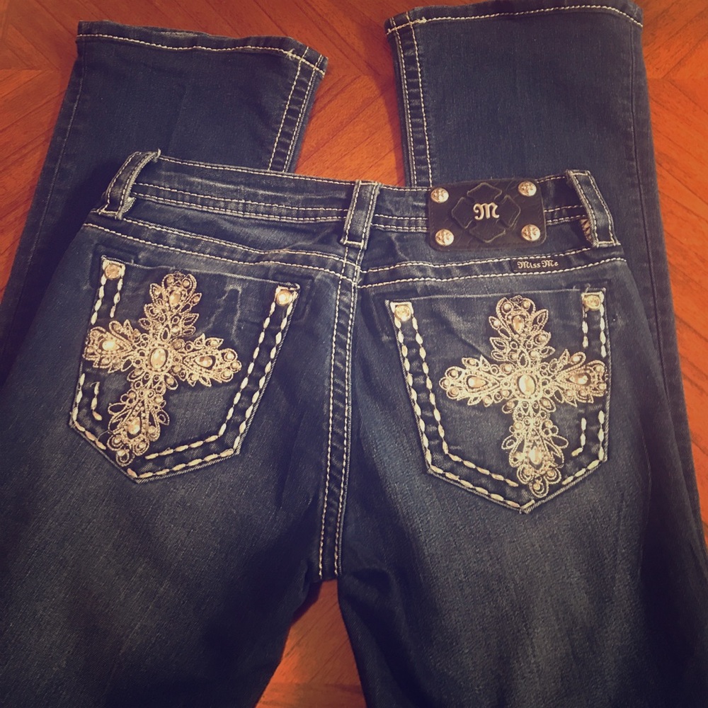 Cross bling pocket miss me Jeans size 27
