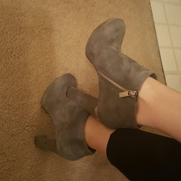 SOLD - Michael Kors Booties - Picture 3 of 4