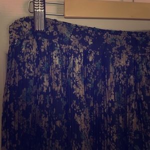 Grays/blue printed chiffon skirt