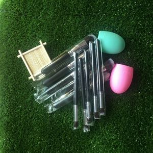 12* Face Clean Tool Makeup Brush