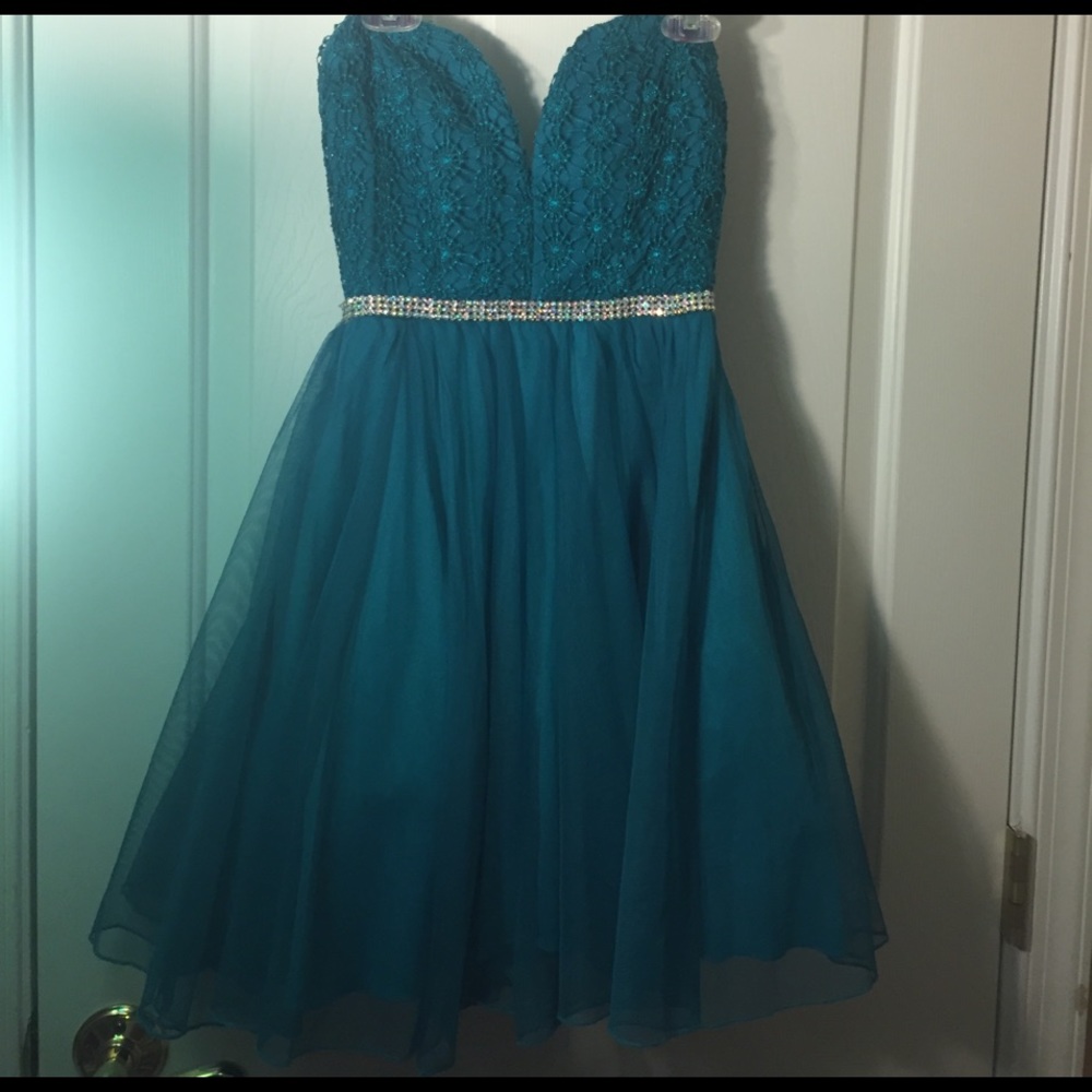 Aquamarine homecoming dress size 1