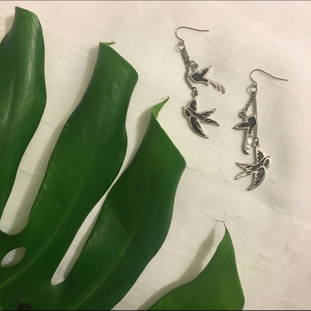 ✨FREE with 15$ Purchase Songbird Earrings