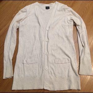 5/$20 🌻 Cream cardigan