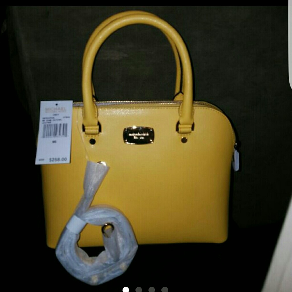 AUTHENTIC MICHAEL KORS CINDY BAG