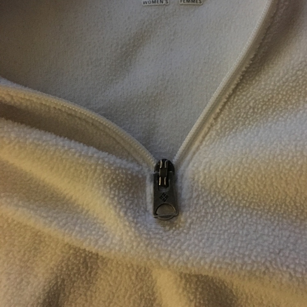 🎂White Columbia pullover🎂 - Picture 3 of 8