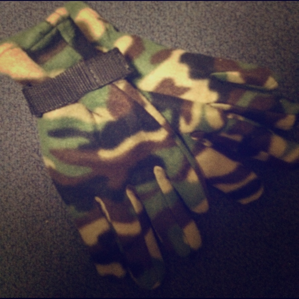 Camouflage gloves
