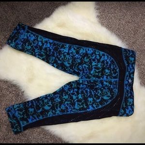 Lululemon Stop at Nothing Crops size 6
