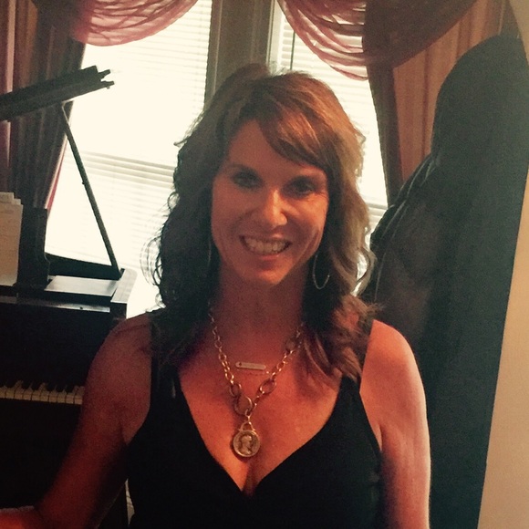 Meet your Posher, Kathleen - Picture 2 of 2