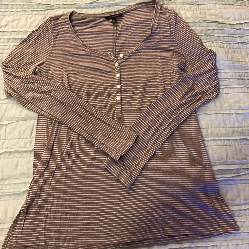 Banana Republic gray striped long sleeved shirt