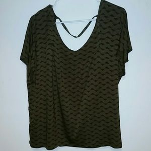 Green and black Old Navy T-shirt Green and black Old Navy T-shirt