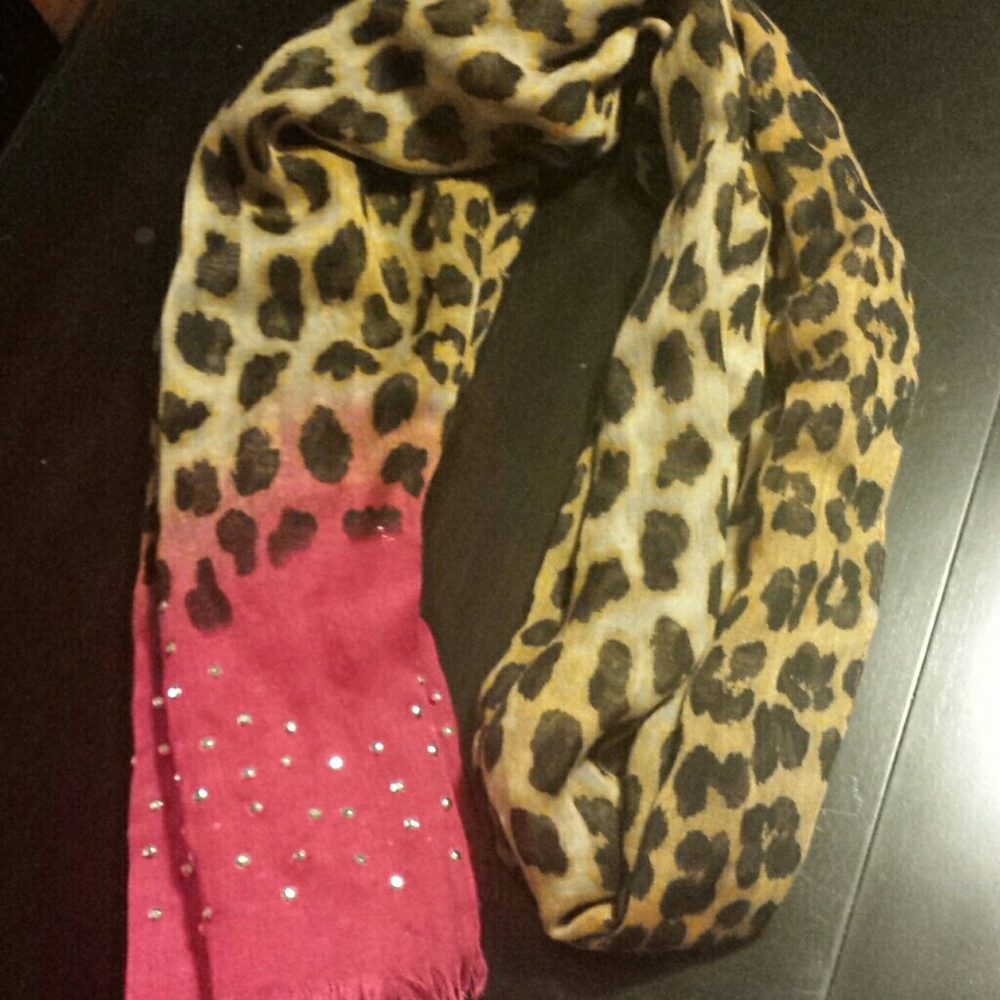 Leopard print scarf
