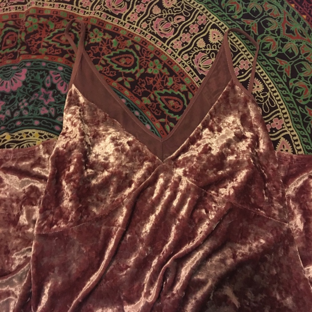 Pink velvet dress 💕✨