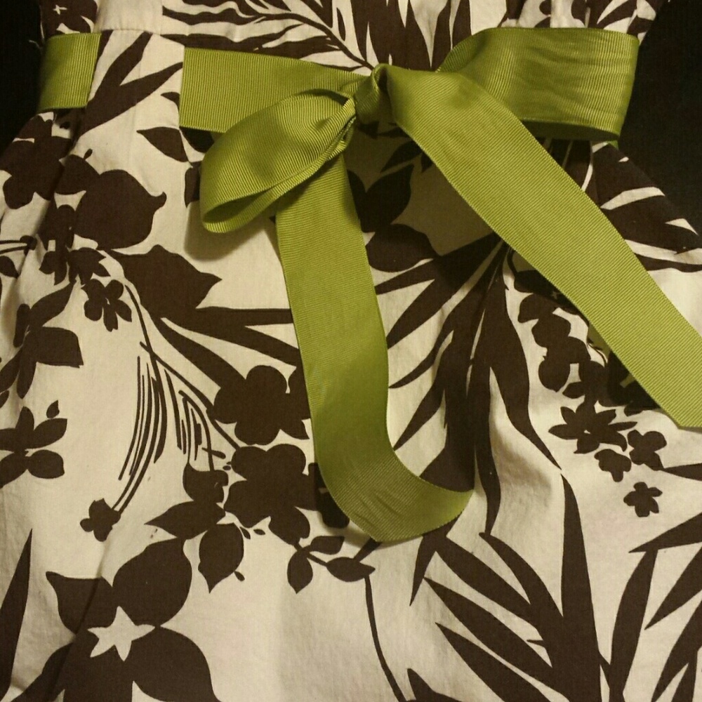 Spring dress - Picture 2 of 2