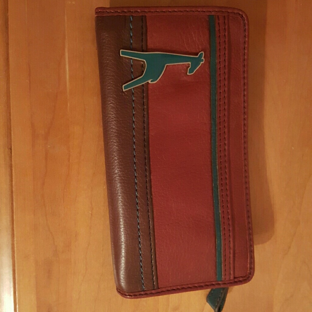 Fossil clutch wallet