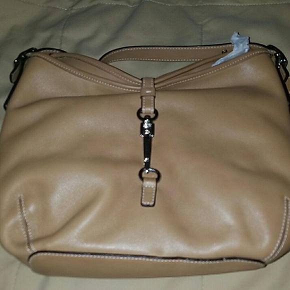 NWT Coach Outlet Etta Small Flap Shoulder Bag in Signature  Coach Shoulder Bag (Small) *AUTHENTIC*