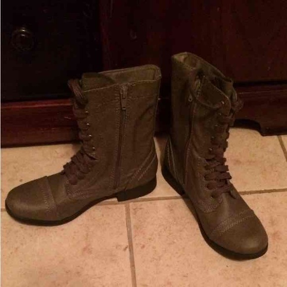 Cute Boots - Picture 1 of 4