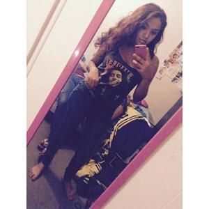 Meet your Posher, Monique