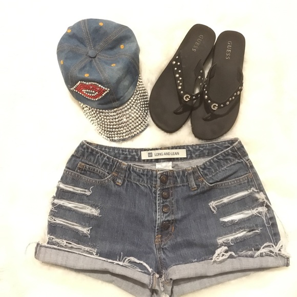 GAP Pants - ❤️Gap Sz 6 Distressed Blue Jean Shorts ❤️