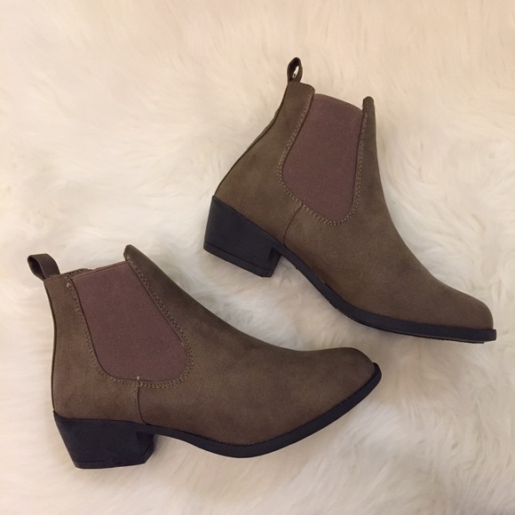 •LAST PAIR• Camel Heeled Slip On Booties - Picture 5 of 8