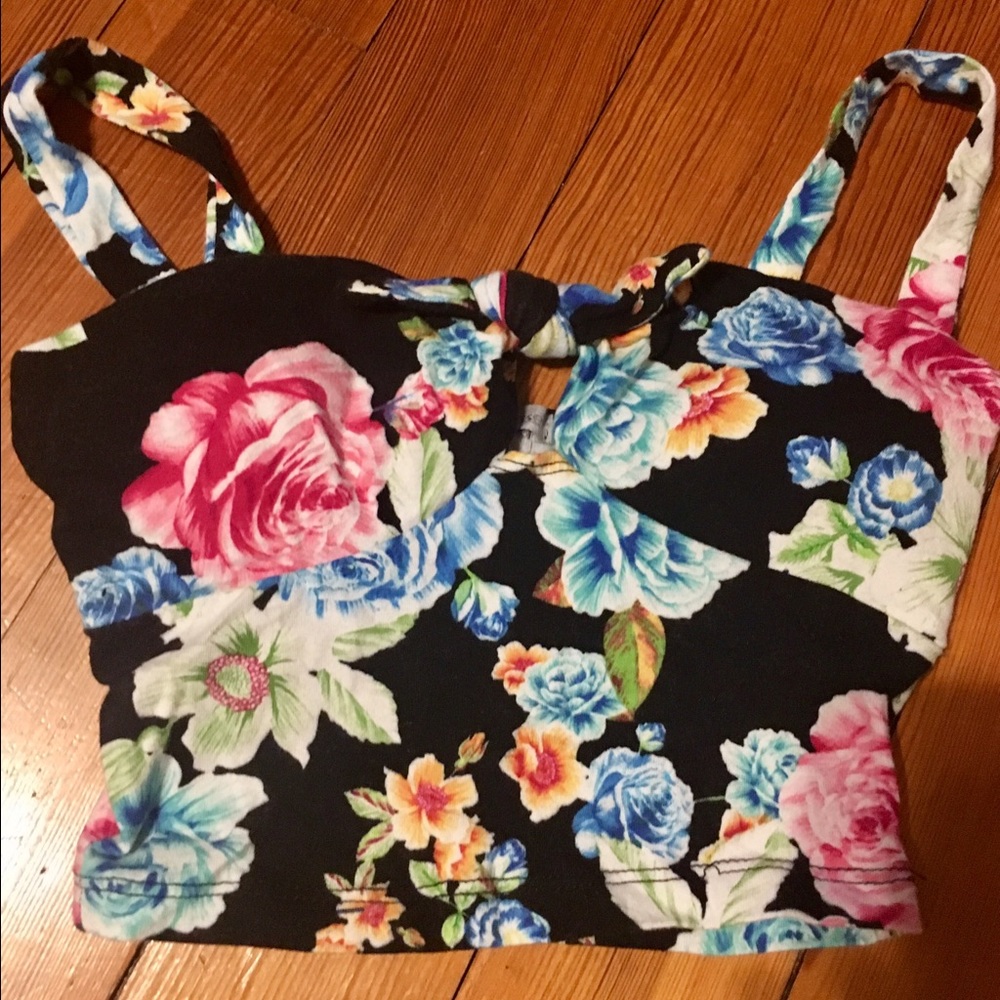 Floral tie front crop top