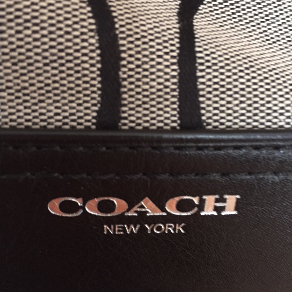 Coach Shoulder Bag - Picture 3 of 4