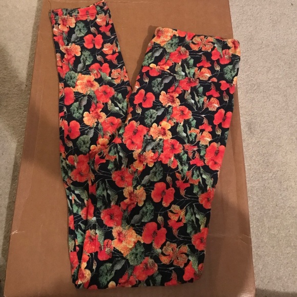 LuLaRoe Pants - LulaRoe OS Leggings