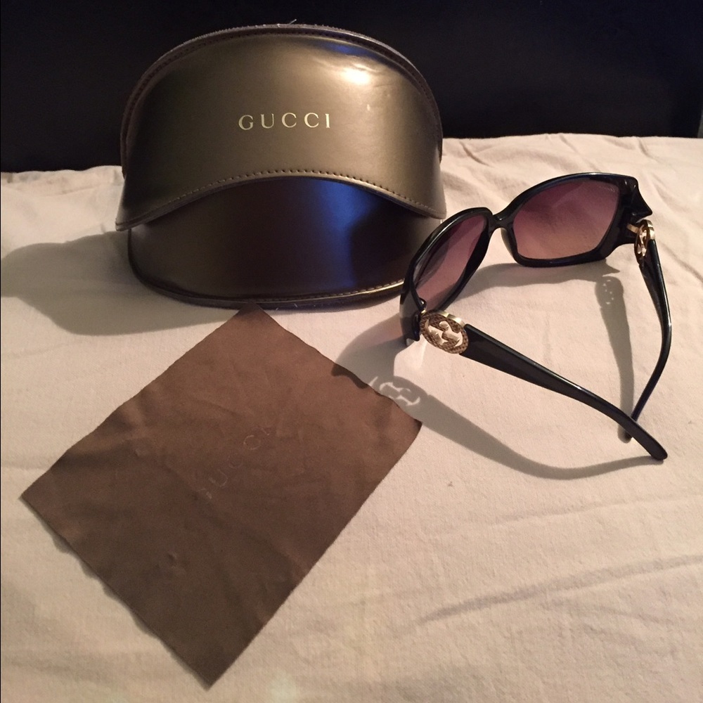 Gucci sunglasses 😎