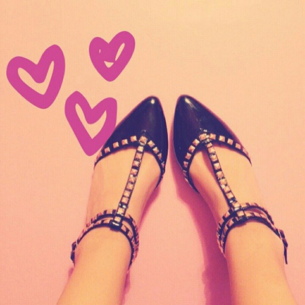 😊SOLD😊 Gold Studded Black T Strap Flats