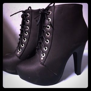 Lace up Chunky Heel Ankle Boots
