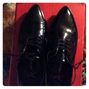 Pointy toe Oxfords