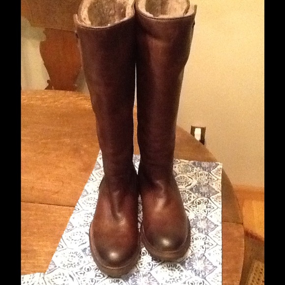 Frye boots with a shearing lamb size 10, new. - Picture 3 of 3