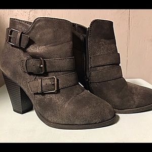 F21 Like New black Ankle Boots